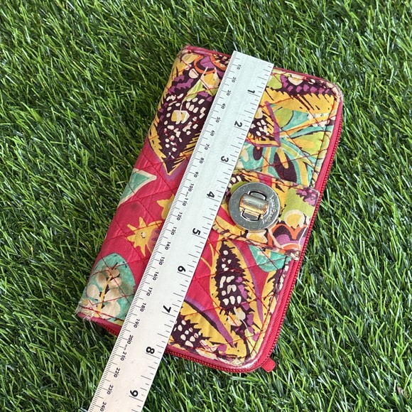 Vera Bradley Quilted Zip Around Wallet Red Multicolor Floral Cotton - Picture 11 of 12